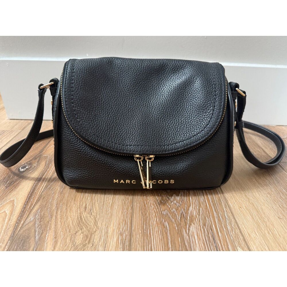 Marc Jacobs Groove Leather Mini Messenger Crossbody Bag | Black Pebbled Leather
